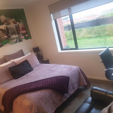 شقة Bed N Breakfast On Pear Tree Lane هاملتون الغرفة الصورة