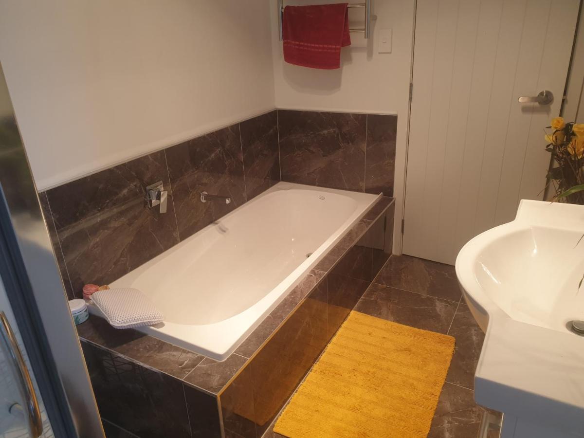 شقة Bed N Breakfast On Pear Tree Lane هاملتون المظهر الخارجي الصورة