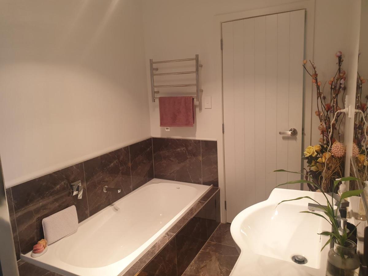 شقة Bed N Breakfast On Pear Tree Lane هاملتون المظهر الخارجي الصورة